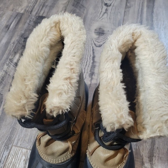 Sorel black and tan duck boots - Picture 3 of 7